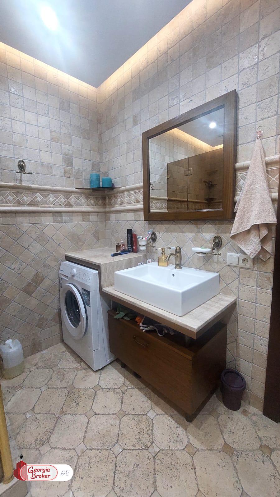 იყიდება ახალი გარემონტებული 5 ოთახიანი ბინა აბანოთუბანში